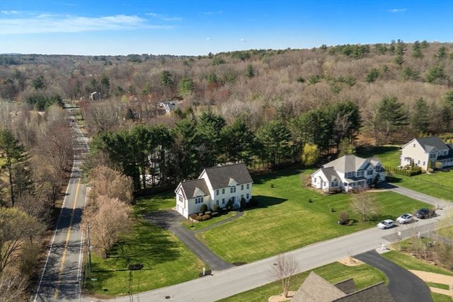 1 Silver Brook Rd, Salem, NH 03079