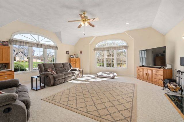 1 Silver Brook Rd, Salem, NH 03079