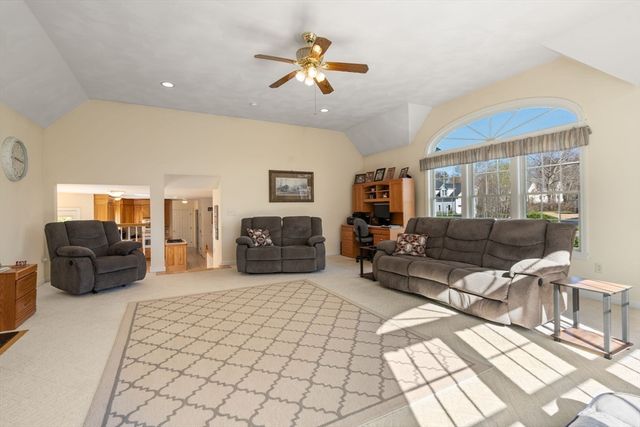 1 Silver Brook Rd, Salem, NH 03079