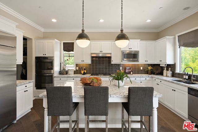 4964 Hydepark Drive, Agoura Hills, CA 91301