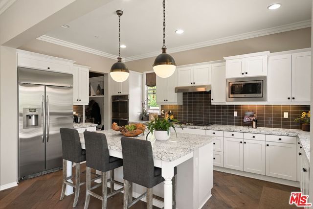 4964 Hydepark Drive, Agoura Hills, CA 91301