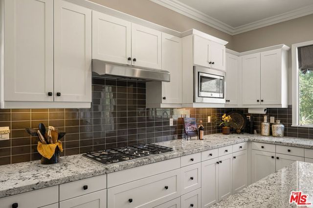 4964 Hydepark Drive, Agoura Hills, CA 91301