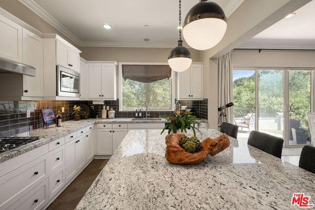 4964 Hydepark Drive, Agoura Hills, CA 91301