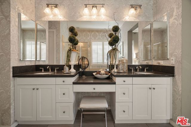 4964 Hydepark Drive, Agoura Hills, CA 91301
