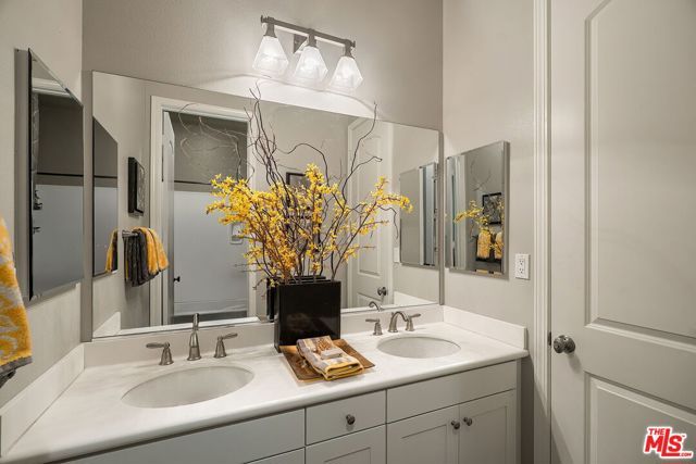 4964 Hydepark Drive, Agoura Hills, CA 91301