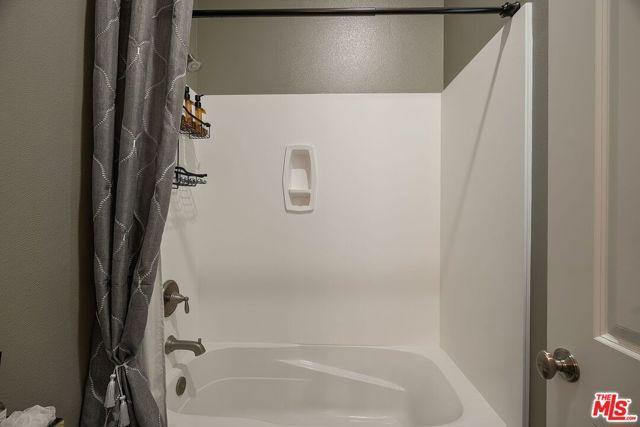 4964 Hydepark Drive, Agoura Hills, CA 91301