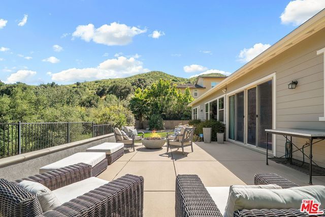 4964 Hydepark Drive, Agoura Hills, CA 91301