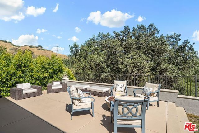 4964 Hydepark Drive, Agoura Hills, CA 91301
