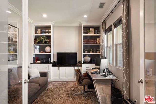 4964 Hydepark Drive, Agoura Hills, CA 91301