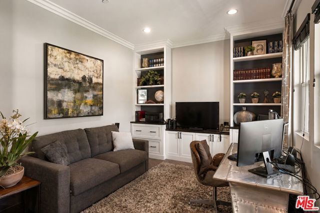 4964 Hydepark Drive, Agoura Hills, CA 91301