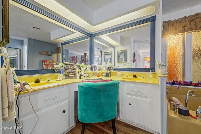 120 N VAL VISTA Drive 250, Mesa, AZ 85213