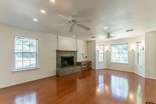 250 Autumn Wood Trail, Holly Lake Ranch, TX 75765