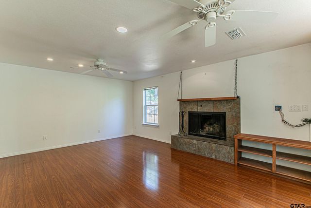 250 Autumn Wood Trail, Holly Lake Ranch, TX 75765