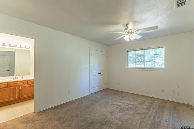 250 Autumn Wood Trail, Holly Lake Ranch, TX 75765