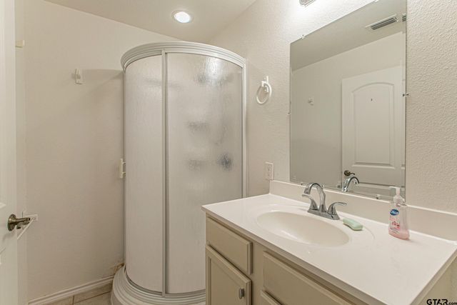 250 Autumn Wood Trail, Holly Lake Ranch, TX 75765