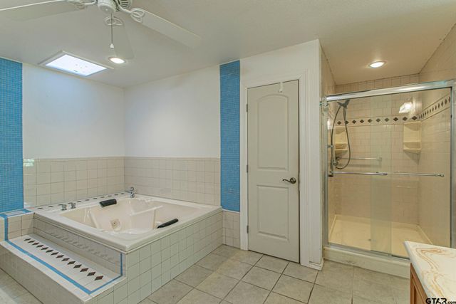 250 Autumn Wood Trail, Holly Lake Ranch, TX 75765