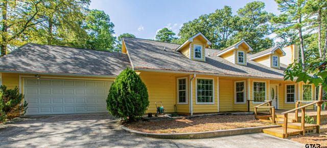 250 Autumn Wood Trail, Holly Lake Ranch, TX 75765