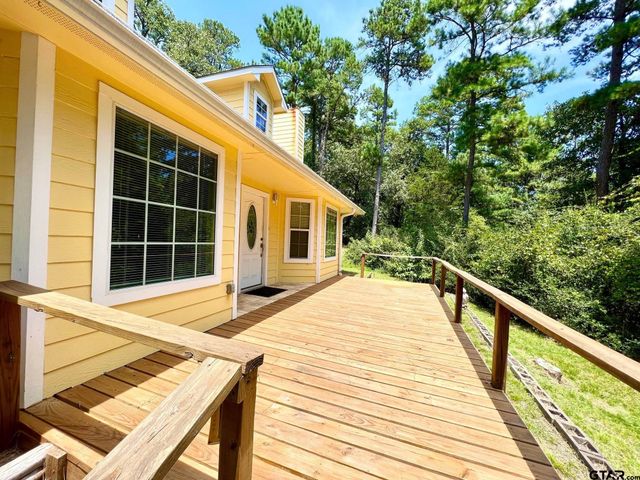 250 Autumn Wood Trail, Holly Lake Ranch, TX 75765