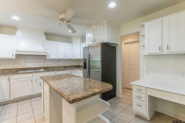 250 Autumn Wood Trail, Holly Lake Ranch, TX 75765