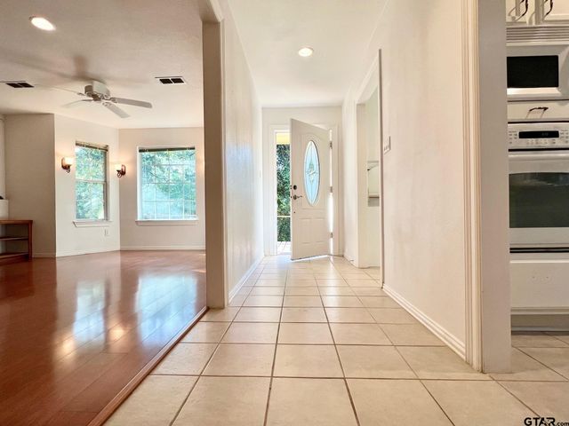 250 Autumn Wood Trail, Holly Lake Ranch, TX 75765