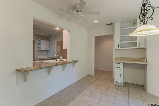 250 Autumn Wood Trail, Holly Lake Ranch, TX 75765