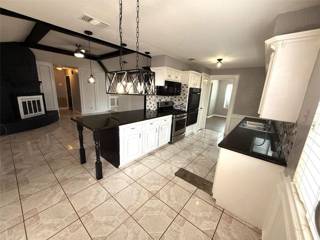 11611 Stone Bridge Drive, Houston, TX 77064
