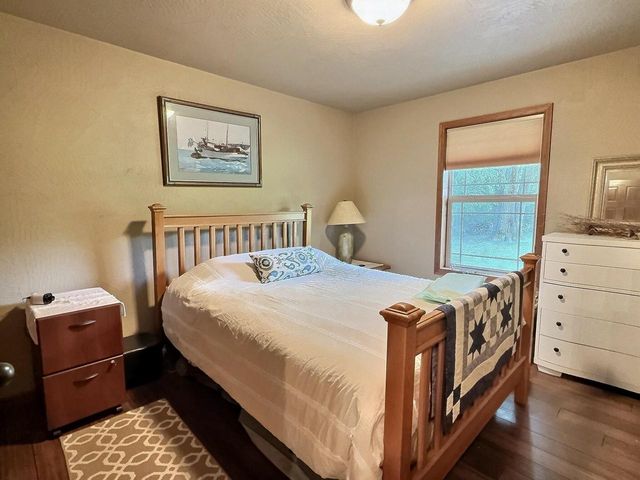 1085 HILLWOOD RUN DRIVE, Oshkosh, WI 54901