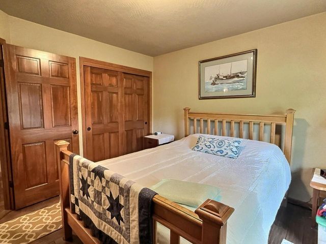 1085 HILLWOOD RUN DRIVE, Oshkosh, WI 54901