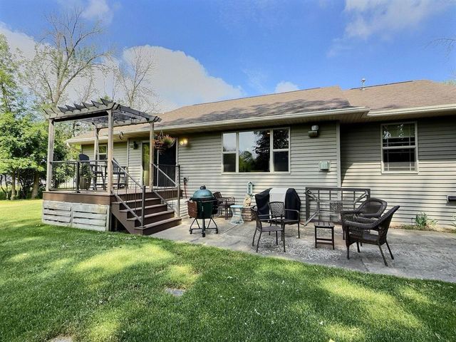 1085 HILLWOOD RUN DRIVE, Oshkosh, WI 54901