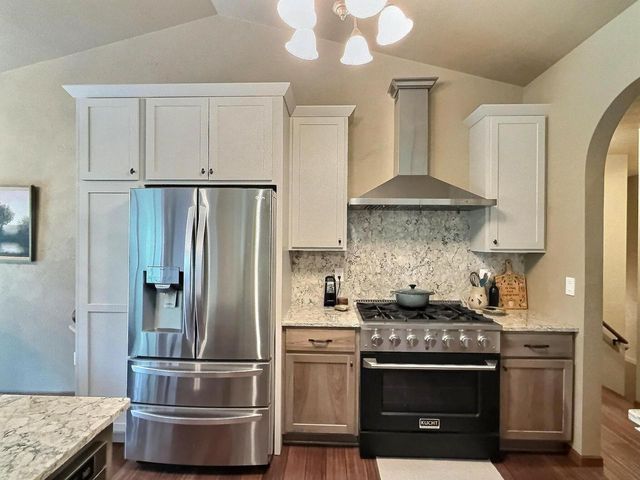 1085 HILLWOOD RUN DRIVE, Oshkosh, WI 54901