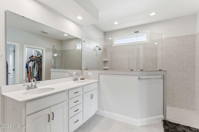 305 W Weatherbee Way, Hampstead, NC 28443