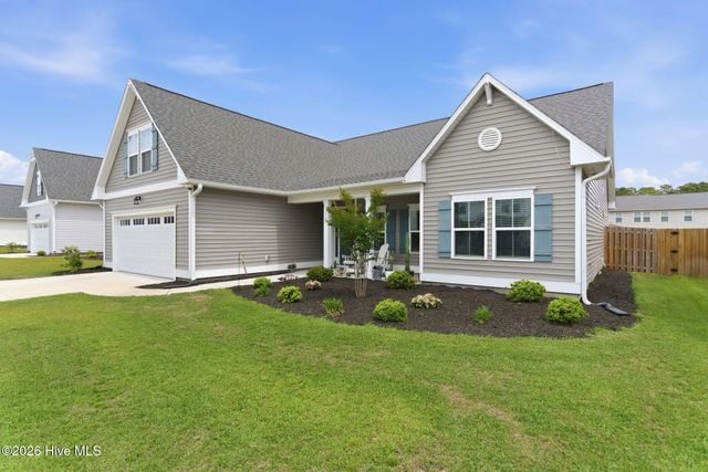 305 W Weatherbee Way, Hampstead, NC 28443