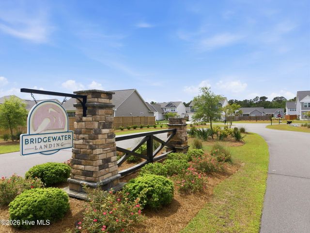 305 W Weatherbee Way, Hampstead, NC 28443