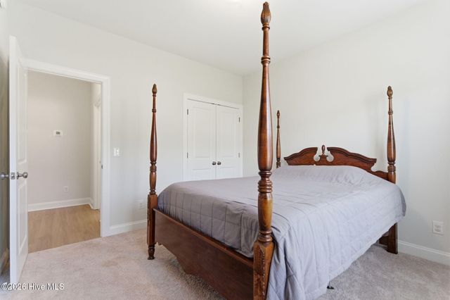 305 W Weatherbee Way, Hampstead, NC 28443