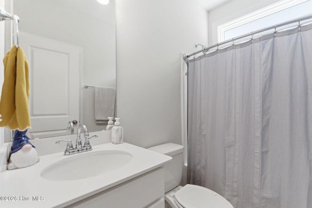 305 W Weatherbee Way, Hampstead, NC 28443