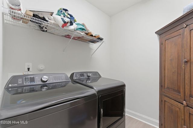 305 W Weatherbee Way, Hampstead, NC 28443