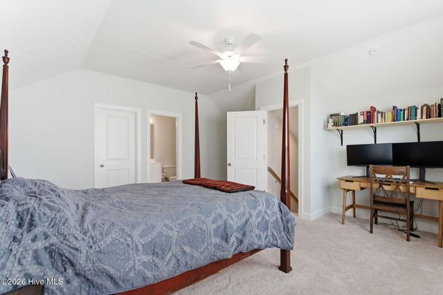 305 W Weatherbee Way, Hampstead, NC 28443