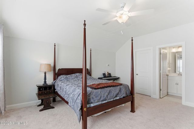 305 W Weatherbee Way, Hampstead, NC 28443