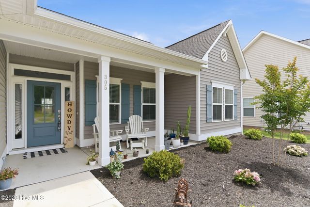 305 W Weatherbee Way, Hampstead, NC 28443