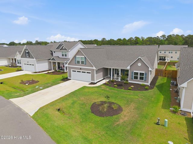 305 W Weatherbee Way, Hampstead, NC 28443