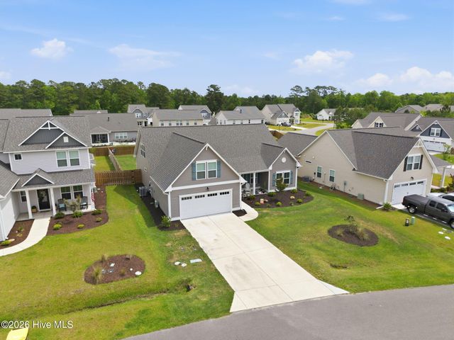 305 W Weatherbee Way, Hampstead, NC 28443