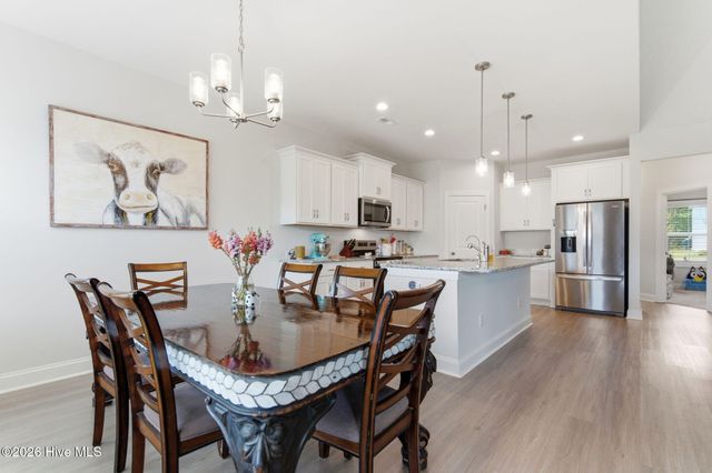 305 W Weatherbee Way, Hampstead, NC 28443