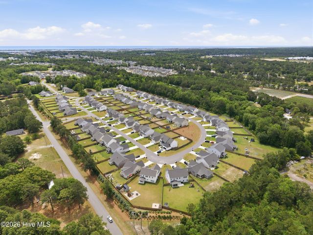 305 W Weatherbee Way, Hampstead, NC 28443