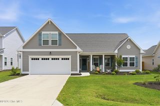 305 W Weatherbee Way, Hampstead, NC 28443