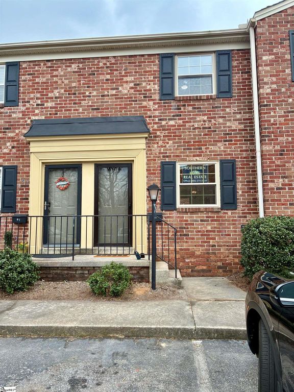 2530 E North St Apt 9J, Greenville, SC 29615