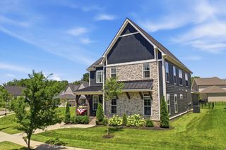 5020 Nature Walk Trl, Thompsons Station, TN 37179