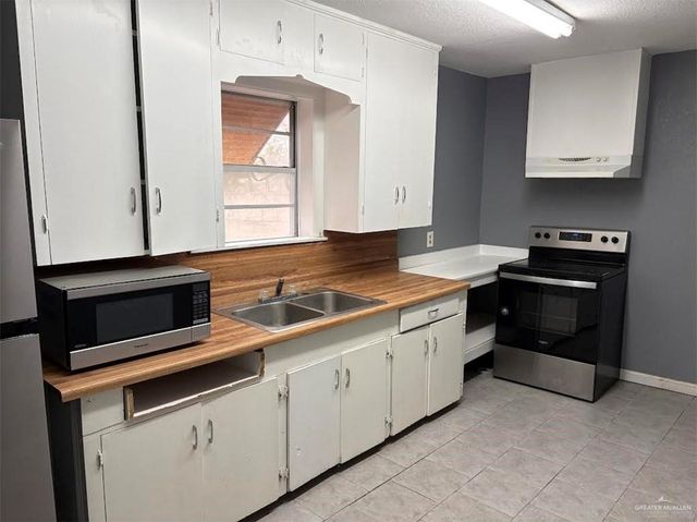 1317 S B Street, Harlingen, TX 78550