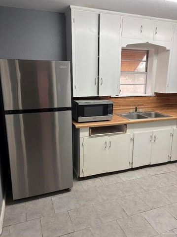 1317 S B Street, Harlingen, TX 78550