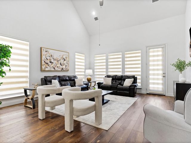 12543 Mercer Parkway, Farmers Branch, TX 75234