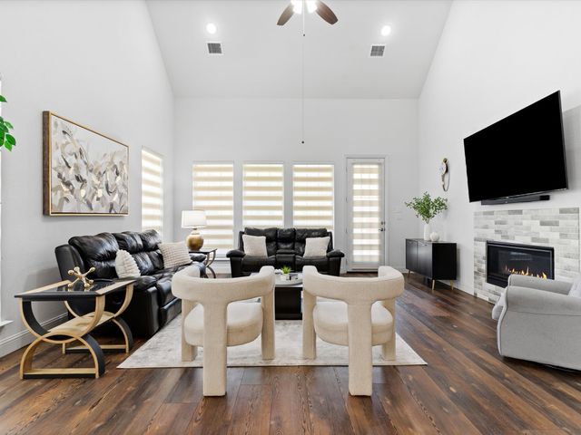 12543 Mercer Parkway, Farmers Branch, TX 75234
